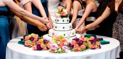 new orleans wedding cake ribbon pull, bridesmaid charm cake