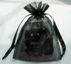 The bridesmaid's jewelry sets come in matching organza pouches for easy gift-giving